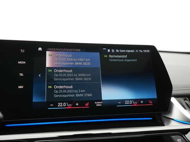 BMW X1 xDrive30e X Line PHEV 326pk Dealer O.H. | Trekhaak Af Fabriek | Panodak | Camera | Harman / Kardon | Lederen Voorstoelen Verwarmd | Sfeerverlichting | Apple Carplay | Navigatie | DAB | Cruise Control | Plug In Hybrid |