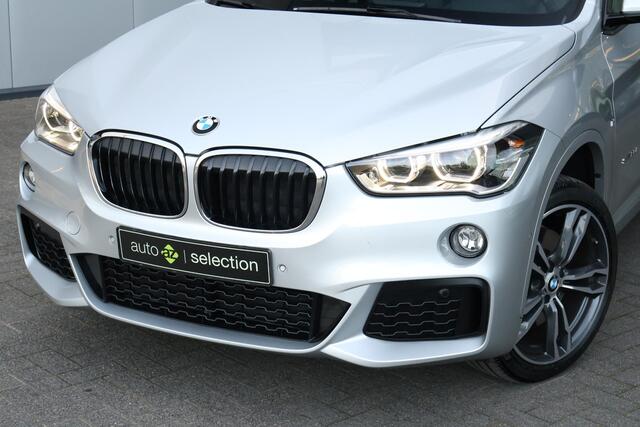 BMW X1 sDrive20i M Sport / Head-up / Pano