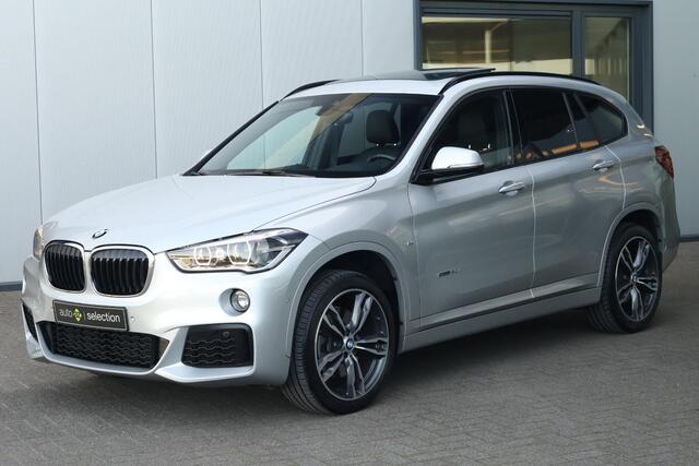 BMW X1 sDrive20i M Sport / Head-up / Pano