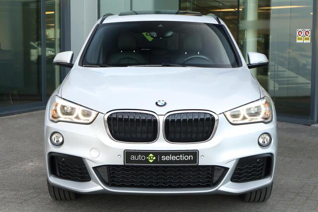 BMW X1 sDrive20i M Sport / Head-up / Pano