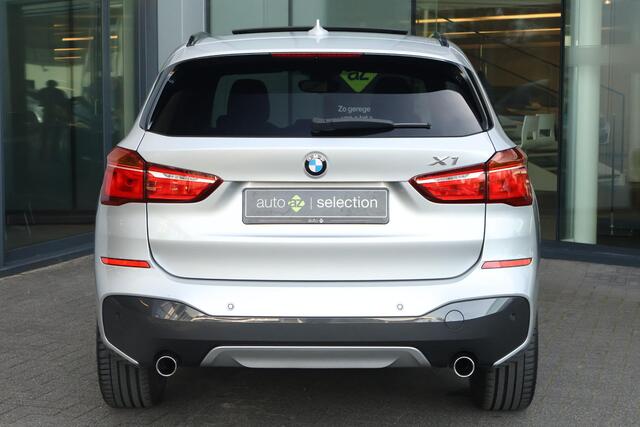 BMW X1 sDrive20i M Sport / Head-up / Pano