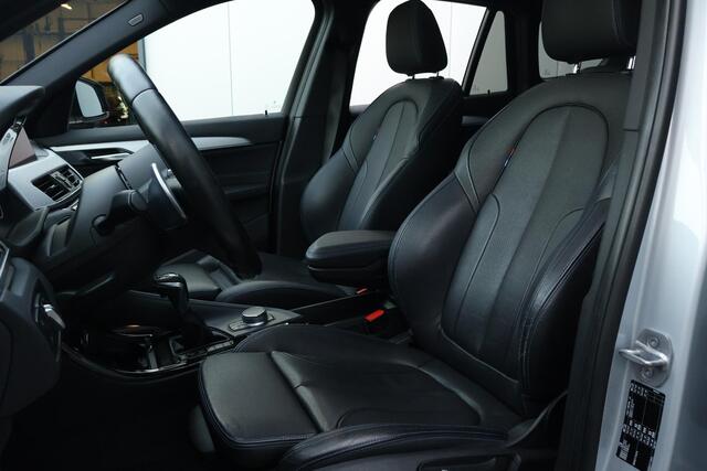 BMW X1 sDrive20i M Sport / Head-up / Pano