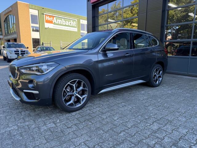 BMW X1 XDRIVE20I HIGH EXEC. BJ.2018 PANO TREKHAAK HEAD-UP LEDER