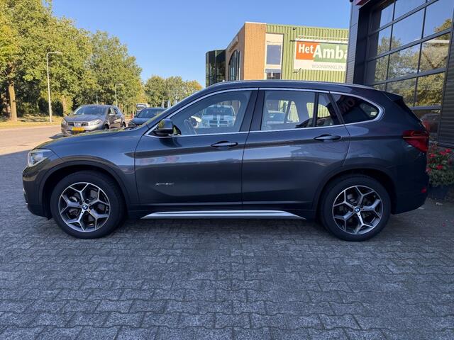 BMW X1 XDRIVE20I HIGH EXEC. BJ.2018 PANO TREKHAAK HEAD-UP LEDER