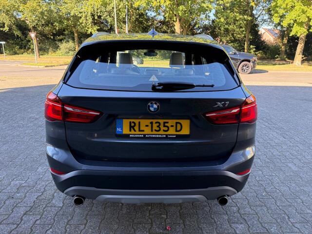 BMW X1 XDRIVE20I HIGH EXEC. BJ.2018 PANO TREKHAAK HEAD-UP LEDER