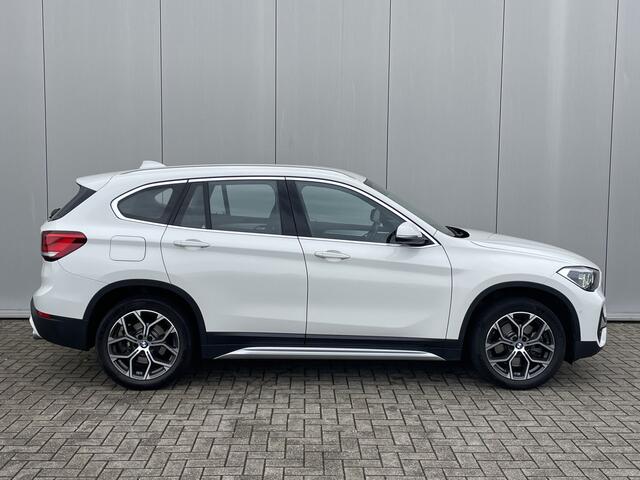 BMW X1 sDrive20i Automaat Navigatie, Climate Control, Half Leder, 18"Lm, Stoelverwarming, Achteruitrijcamera