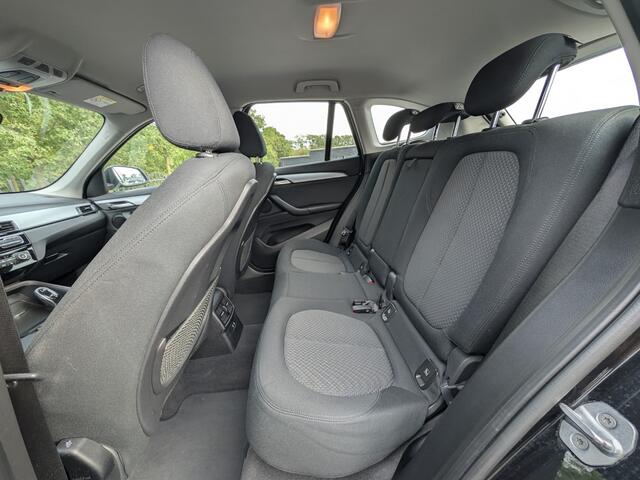 BMW X1 sDrive 18i Advantage | 140PK | Navi | Stoelverw. | PDC | LED | Cruise | Climate Control