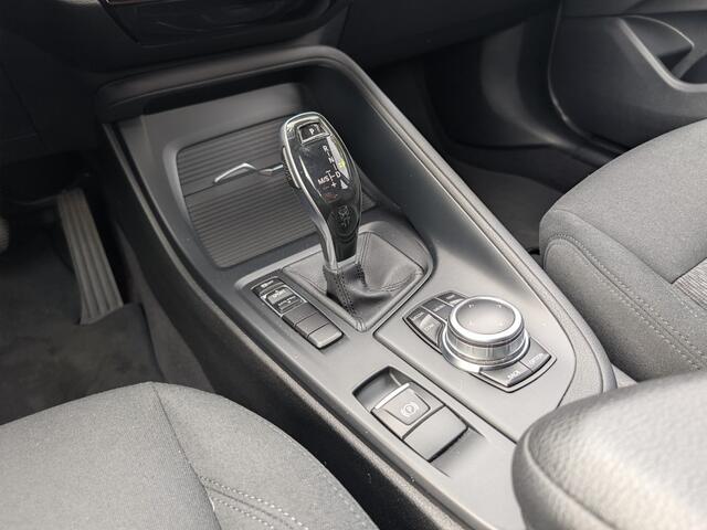 BMW X1 sDrive 18i Advantage | 140PK | Navi | Stoelverw. | PDC | LED | Cruise | Climate Control