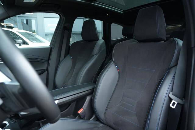 BMW X1 xDrive25e M Sport | 245PK | Pano | HUD | 360° | 20" | Keyless | Premium Pack | Travel Pack | BMW X1 xDrive25e M Sport 245 PK Plug-in Hybrid met 1.5 driecilinder, panoramadak, Head-Up Display, 360° camera, 20-inch lichtmetalen velgen, Keyless Entry, Parking Assistant Profes