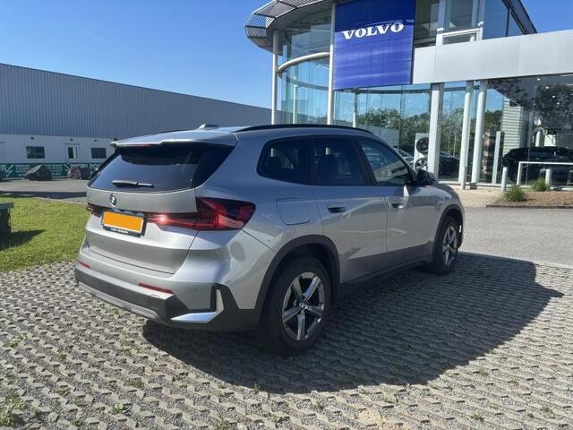BMW X1 sDRIVE18i AUTOMAAT Leder | Winterpakket | Carplay/Android | Sportstoelen