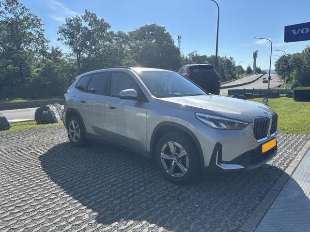 BMW X1 sDRIVE18i AUTOMAAT Leder | Winterpakket | Carplay/Android | Sportstoelen