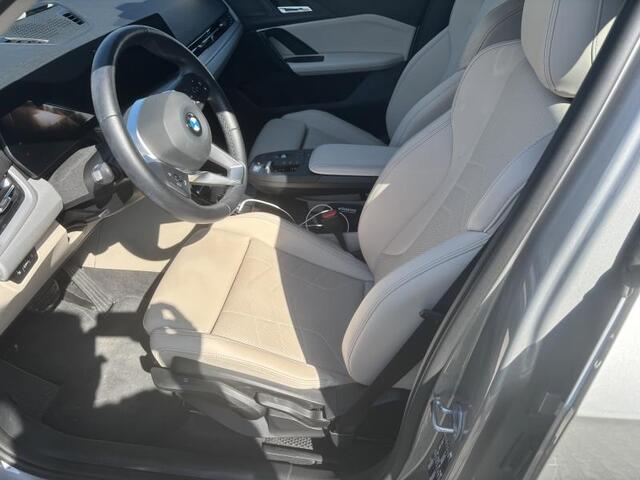 BMW X1 sDRIVE18i AUTOMAAT Leder | Winterpakket | Carplay/Android | Sportstoelen
