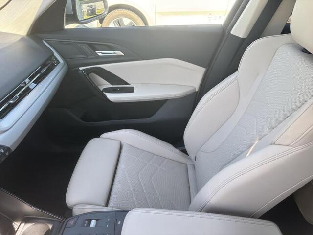BMW X1 sDRIVE18i AUTOMAAT Leder | Winterpakket | Carplay/Android | Sportstoelen