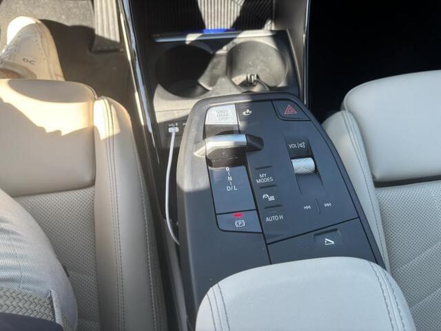 BMW X1 sDRIVE18i AUTOMAAT Leder | Winterpakket | Carplay/Android | Sportstoelen
