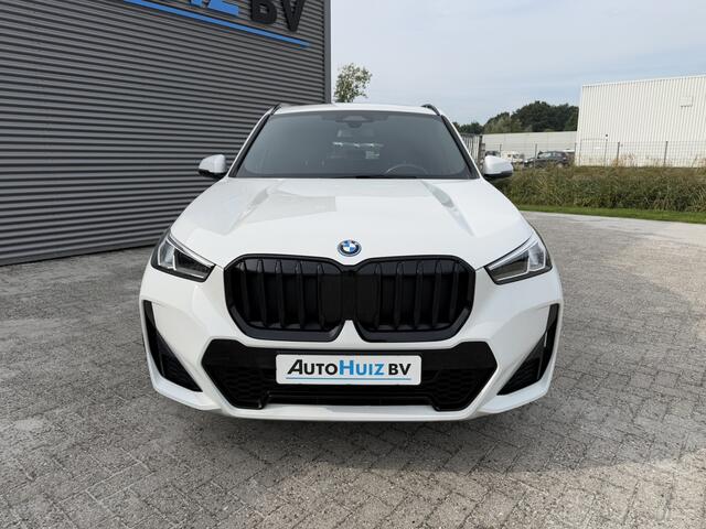 BMW X1 xDrive25e M Sport Panoramadak Trekhaak LED Carplay DAB Stoelverwarming Achteruitrijcamera – foto 3