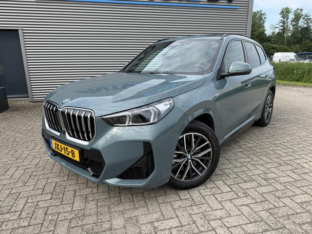 BMW X1 xDrive23i M Sport Panoramadak Trekhaak Head-Up Display Leder ACC Stoelverwarming Harman-Kardon Carplay 360 Camera Stuurwielverwarming