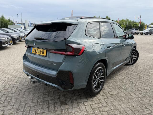 BMW X1 xDrive23i M Sport Panoramadak Trekhaak Head-Up Display Leder ACC Stoelverwarming Harman-Kardon Carplay 360 Camera Stuurwielverwarming