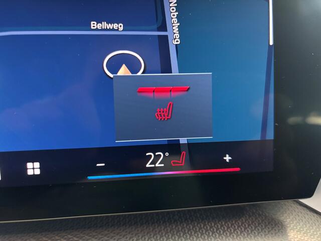 BMW X1 xDrive25e M Sport Automaat / Panoramadak / Trekhaak / M Sportstoelen / Head-Up / M Adaptief onderstel / Comfort Access / Adaptieve LED / Parking Assistant Plus