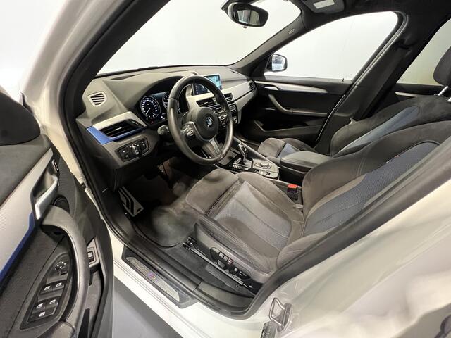 BMW X1 sDrive20i Executive Edition Panoramadak | Trekhaak | Navigatie/Android/Apple Carplay | LM Velgen | Voorstoelen Verwarmd | Achteruitrijcamera | Cruise Control |