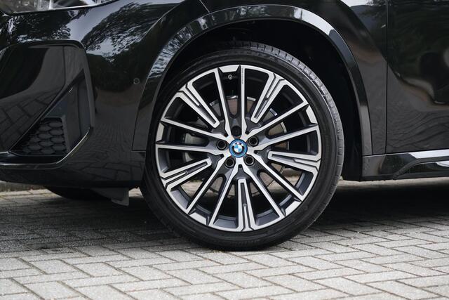 BMW X1 sDrive20i M-Sport | Pano | 20"| H&K | ACC | Massage | Memory | Elektr. trekhaak | Keyless | Camera | Etc.