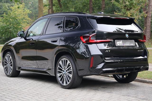 BMW X1 sDrive20i M-Sport | Pano | 20"| H&K | ACC | Massage | Memory | Elektr. trekhaak | Keyless | Camera | Etc.