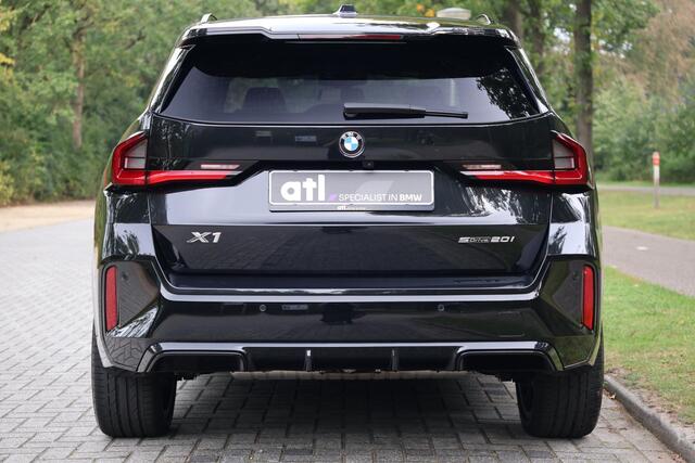 BMW X1 sDrive20i M-Sport | Pano | 20"| H&K | ACC | Massage | Memory | Elektr. trekhaak | Keyless | Camera | Etc.