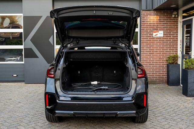 BMW X1 xDrive25e M Sport | Adaptief M-Onderstel | Comfort Access | Stoelverw. | Adaptieve LED | 19" Inch | 245 pk |