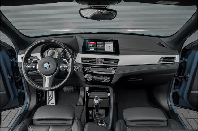 BMW X1 xDrive25i High Executive M-Sport Pano Trekhaak H/K Shadow Stuurverw 20"
