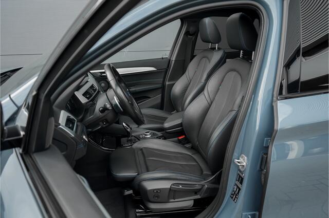 BMW X1 xDrive25i High Executive M-Sport Pano Trekhaak H/K Shadow Stuurverw 20"