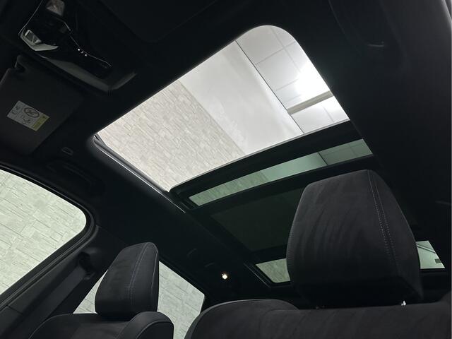 BMW X1 sDrive18i M-Sport | Panorama | Trekhaak | Origineel Nederlands | Sfeerverlichting | Carplay | 19 inch | Getint Glas | DAB | Sportstoelen | Camera | Autom. Achterklep |