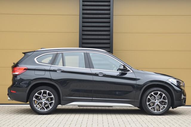 BMW X1 sDrive20i VDL Nedcar Edition * Head-up * Harman/Kardon * Camera * Facelift *Stuurwielverwarming *