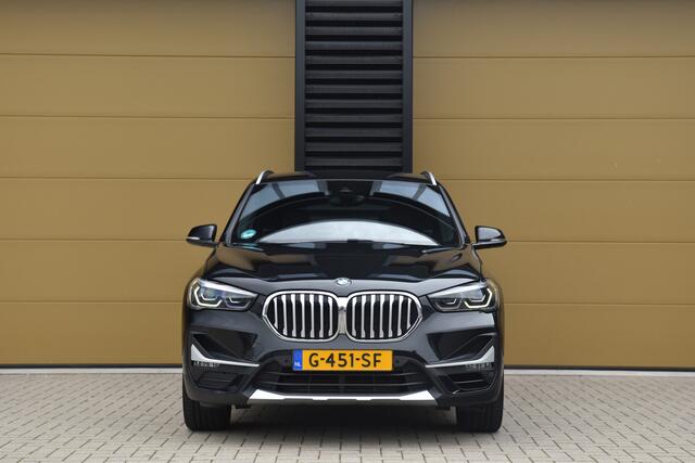 BMW X1 sDrive20i VDL Nedcar Edition * Head-up * Harman/Kardon * Camera * Facelift *Stuurwielverwarming *