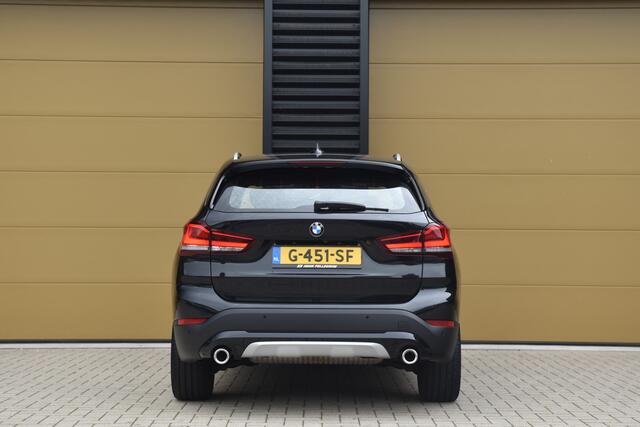 BMW X1 sDrive20i VDL Nedcar Edition * Head-up * Harman/Kardon * Camera * Facelift *Stuurwielverwarming *