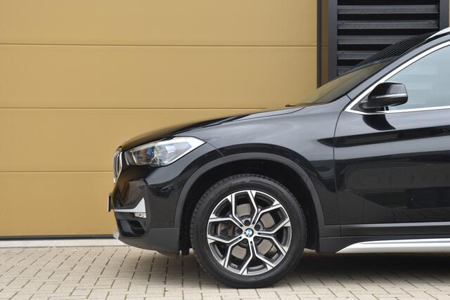 BMW X1 sDrive20i VDL Nedcar Edition * Head-up * Harman/Kardon * Camera * Facelift *Stuurwielverwarming *