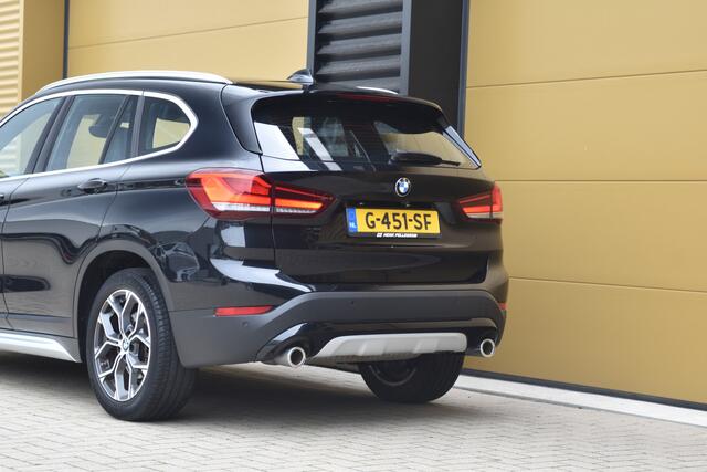 BMW X1 sDrive20i VDL Nedcar Edition * Head-up * Harman/Kardon * Camera * Facelift *Stuurwielverwarming *