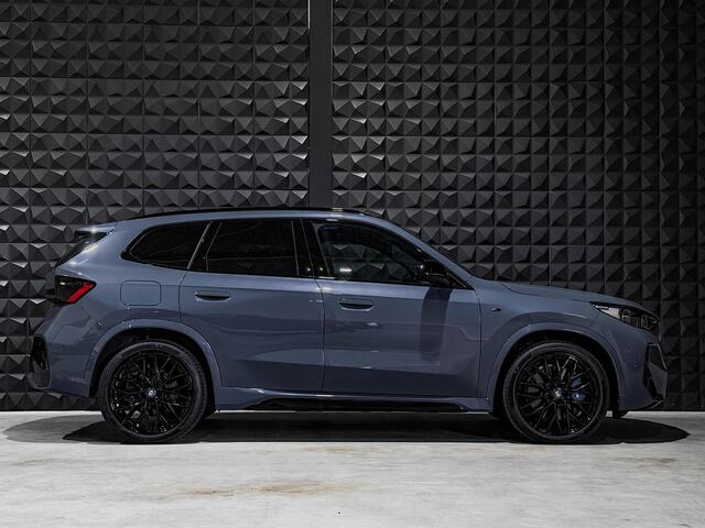 BMW X1 xDrive30e M Sport | Pano | 20"| Drive Pro | H/K | HUD | Topv. | Memo | Leer | Ad. Li. |