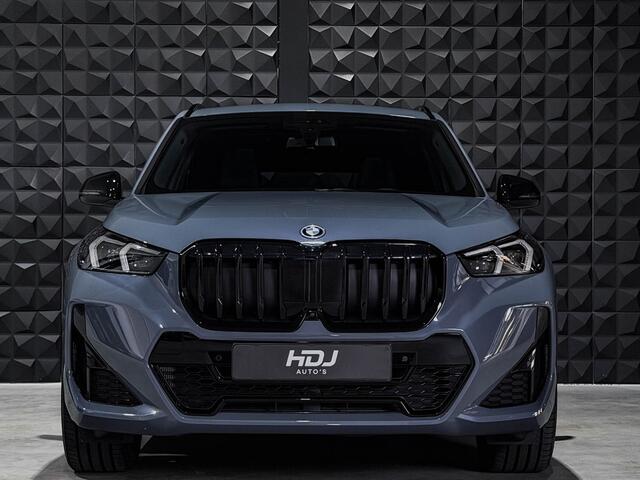 BMW X1 xDrive30e M Sport | Pano | 20"| Drive Pro | H/K | HUD | Topv. | Memo | Leer | Ad. Li. |