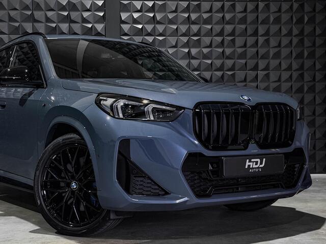 BMW X1 xDrive30e M Sport | Pano | 20"| Drive Pro | H/K | HUD | Topv. | Memo | Leer | Ad. Li. |