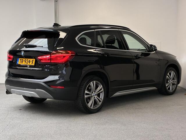 BMW X1 sDrive18i High Executive | LEDER | LED | STOELVERWARMING | KEY LESS |