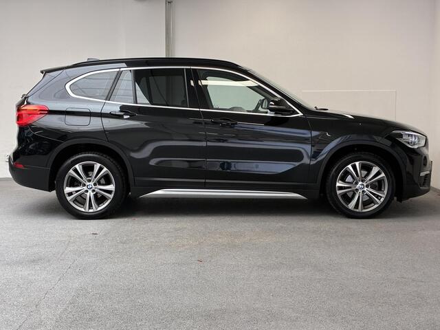 BMW X1 sDrive18i High Executive | LEDER | LED | STOELVERWARMING | KEY LESS |