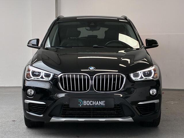 BMW X1 sDrive18i High Executive | LEDER | LED | STOELVERWARMING | KEY LESS |
