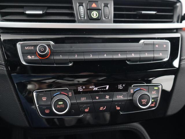 BMW X1 xDrive25e 220 PK BUSINESS EDITION + TREKHAAK | HEAD-UP | SFEERVERL. | CAMERA | STOELVERW.