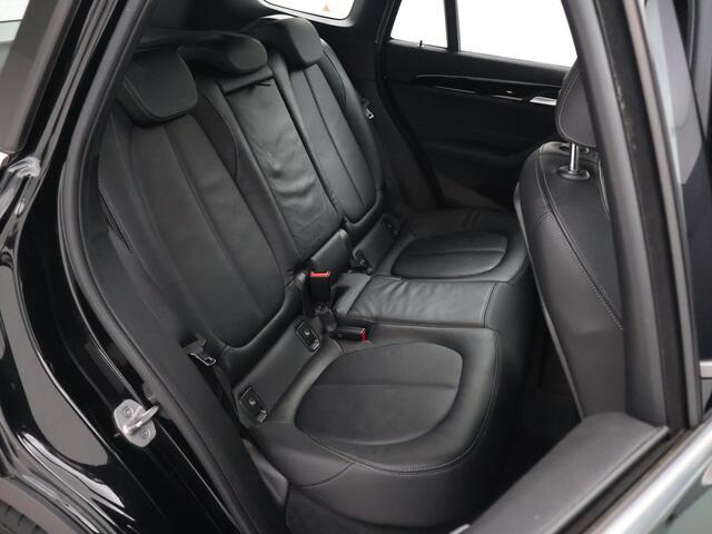 BMW X1 xDrive25e 220 PK BUSINESS EDITION + TREKHAAK | HEAD-UP | SFEERVERL. | CAMERA | STOELVERW.