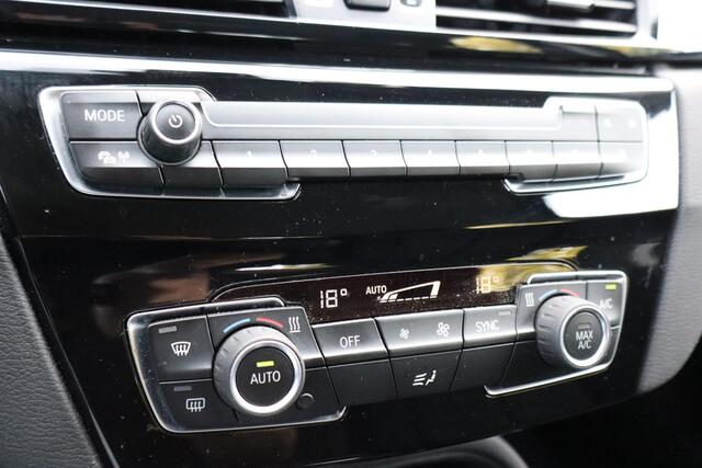 BMW X1 sDrive20i Executive Edition | NL Auto/1e Eigenaar | Head-up display | Cruise | Clima | Kofferdeksel elektrisch