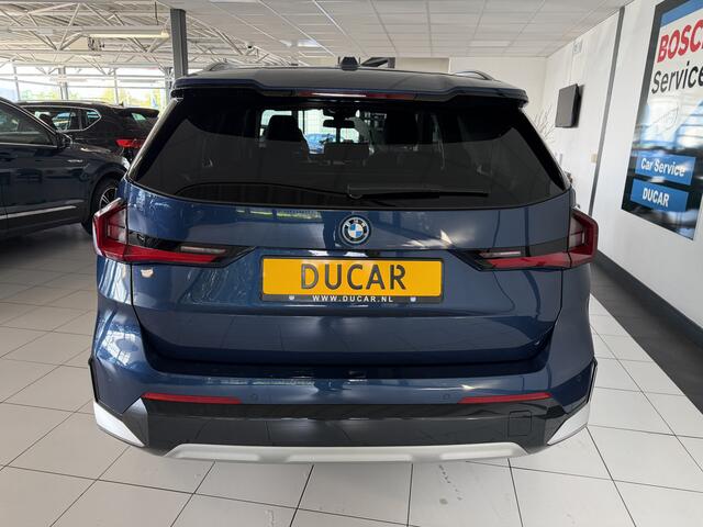 BMW X1 xDrive30e 327 PK Panoramadak / Leer / HUD / Trekhaak / 360 camera