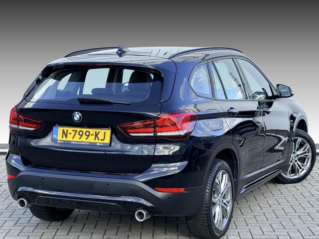 BMW X1 sDrive20i High Executive M-PAKKET | CARPLAY | CAMERA | LED