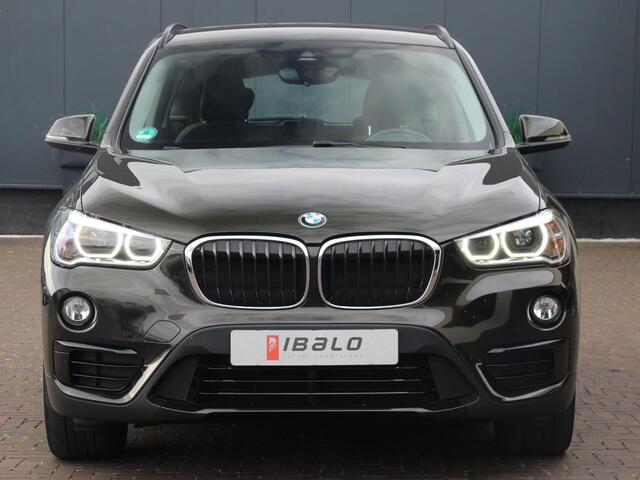 BMW X1 sDrive20i SportLine | Trekhaak | NL-auto |