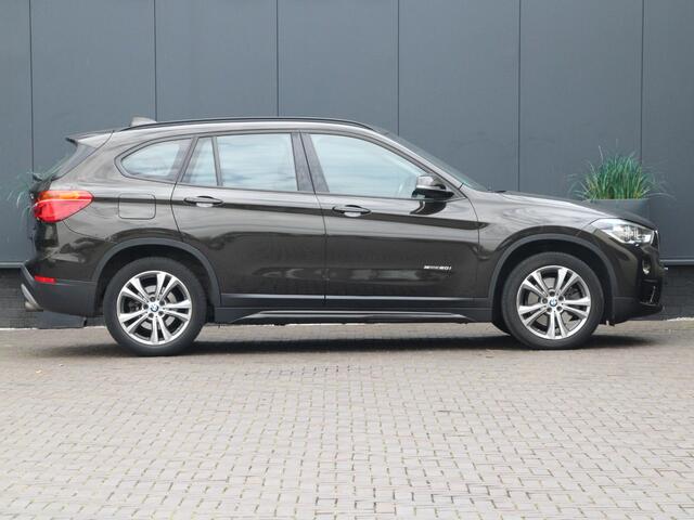 BMW X1 sDrive20i SportLine | Trekhaak | NL-auto |