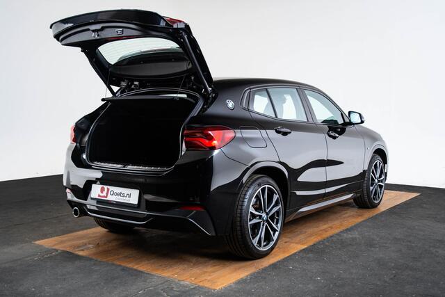 BMW X2 xDrive25e High Executive M Sport - Elektrisch verwarmde voorstoelen - Sportstoelen - Park Assistant - Cruise Control - Koplampsproeiers - Elektrische Achterklep - Stuurwielrand verwarmd - Armsteun voor -