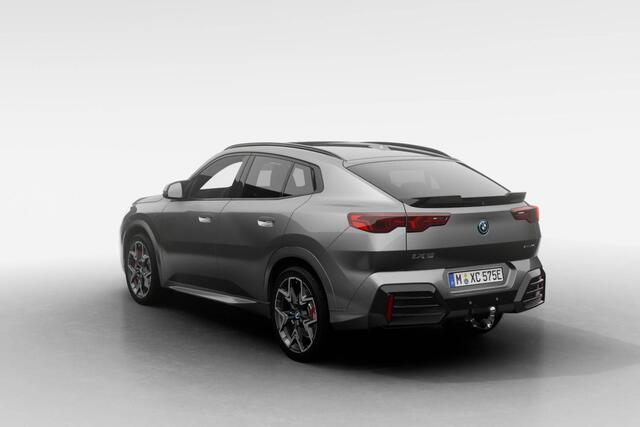BMW X2 iX2 eDrive20 M Sport Edition | M Sport Pro | Innovation Pack | Comfort Pack | Trekhaak | Glazen Panoramadak